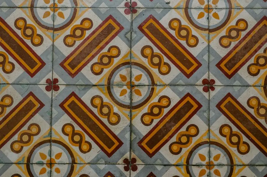 Kitchen splashback tiling behind a hob
